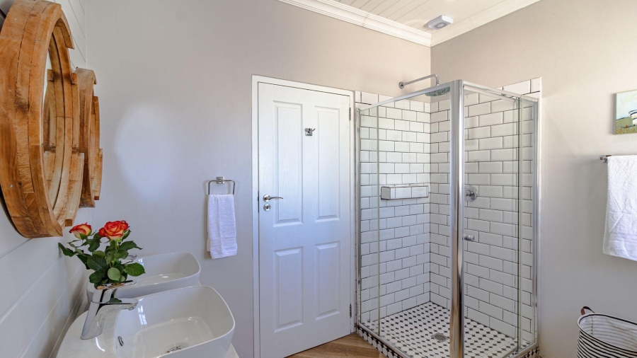 4 Bedroom Property for Sale in De Kelders Western Cape